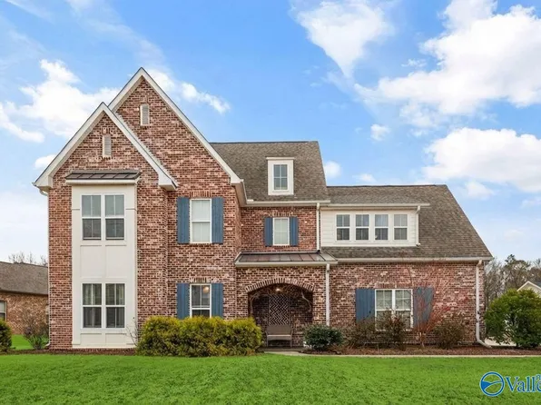 2842 Natures Cove Dr, Owens Cross Roads, AL 35763