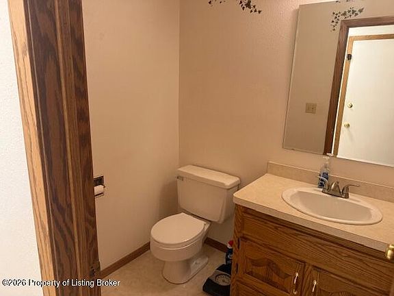 4th image of 646 21st St W