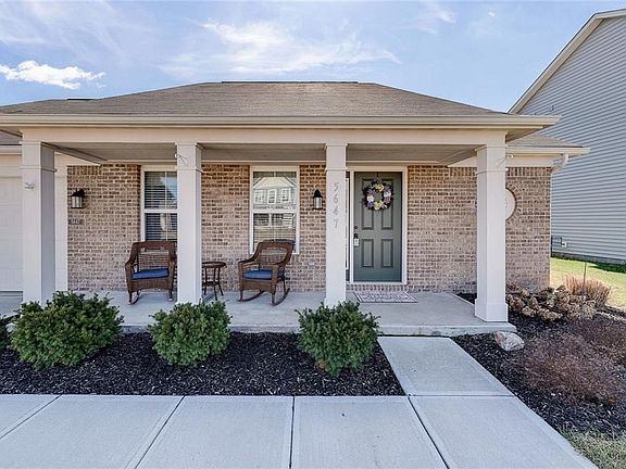 3rd image of 5647 W Woods Edge Dr
