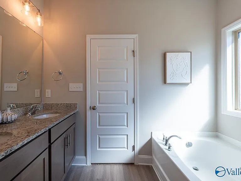 106 Elaina Grey Ct — Photo 13