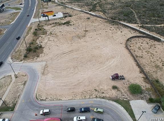 2nd image of 2838 N Veterans Blvd.