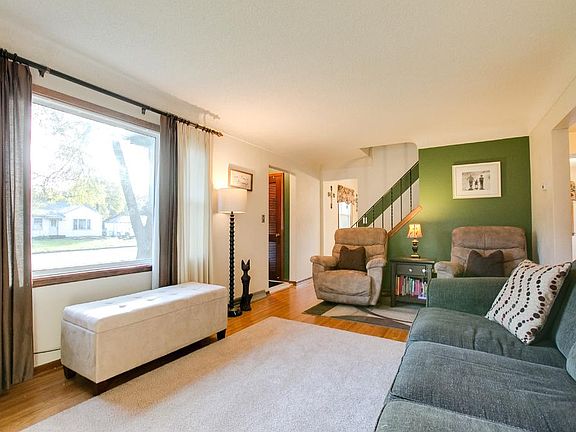 2nd image of 1021 Dayton Ave