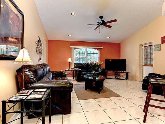 5th image of 4706 Capri Ave