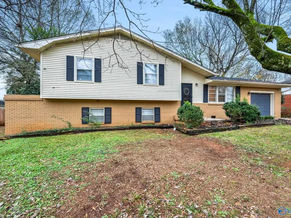 9021 Craigmont Rd SW, Huntsville, AL 35802