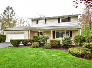 29 Walden Dr, Mountain Top, PA 18707