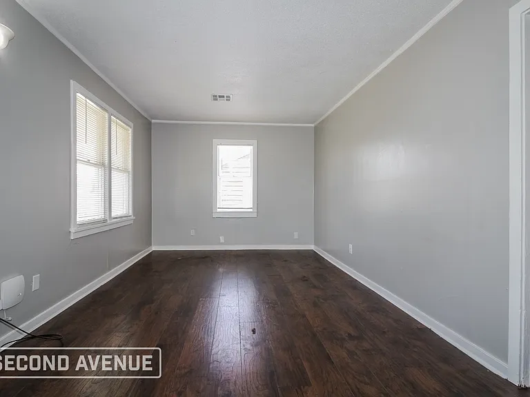 110 E Myrtle Dr — Photo 3