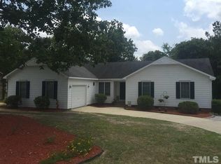 318 Montana Ln, Spring Lake, NC 28390