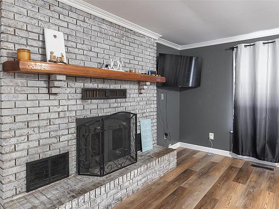 5th image of 1531 Lakeshore Dr