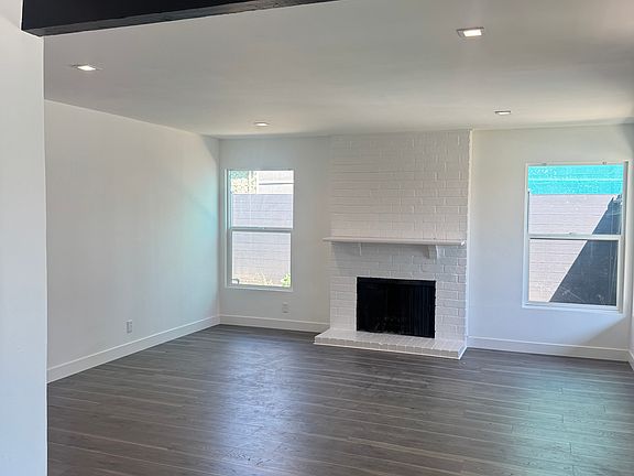 4th image of 8607 Oakdale Ave