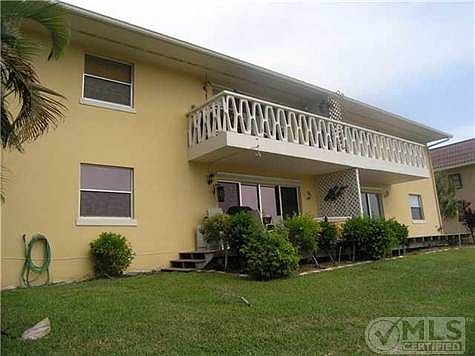 2nd image of 424 Northlake Ct APT 2