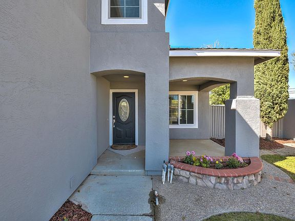 4th image of 701 Vinca Ct