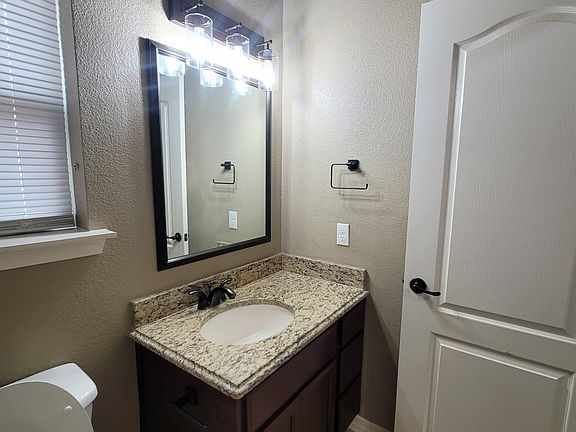 4th image of 14513 Meadow Lawn