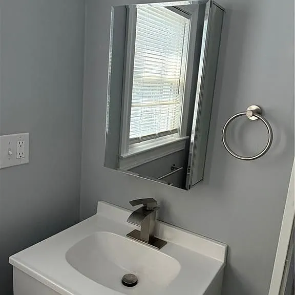 1014 Victory Hwy #2 — Photo 16