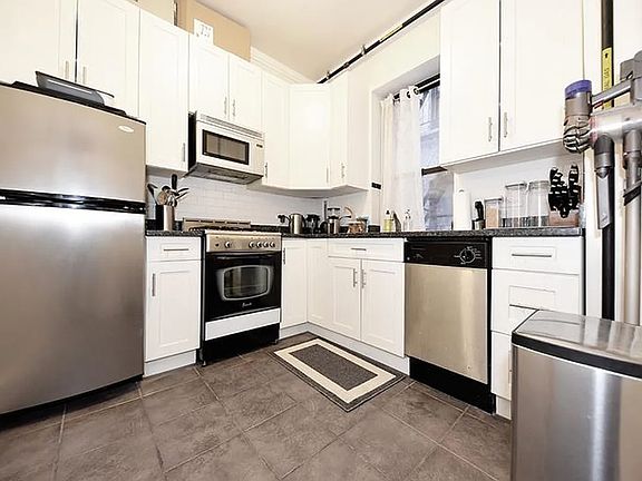 5th image of 149 W 12th St APT 3-1