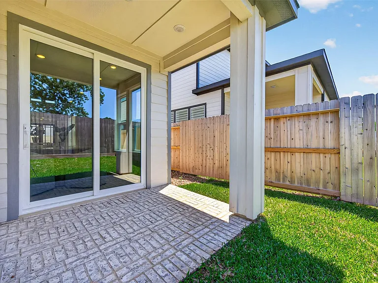 702 Sonfield Dr — Photo 50