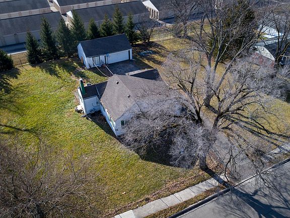 3rd image of 4270 Murdock Ave