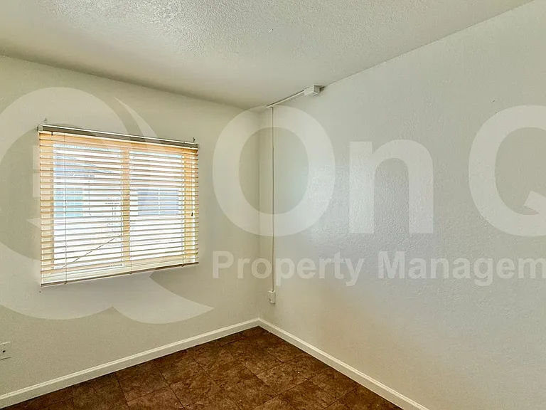 906 W Malibu Dr — Photo 9