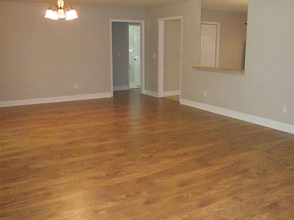 3rd image of 4400 NW 32nd Pl