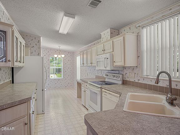 2nd image of 735 Fawn Ct
