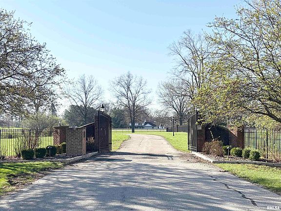 2nd image of 320 Eastfield Dr