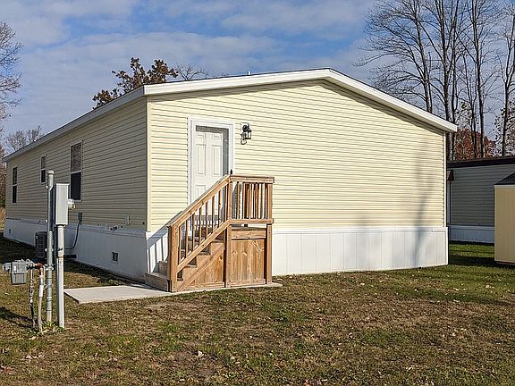 2nd image of 3821 Peach Blossom Ln
