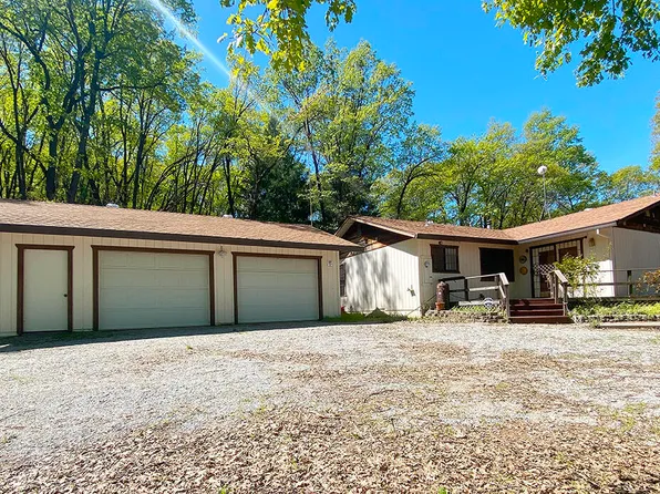 17933 Oakvale Ln, Lakehead, CA 96051