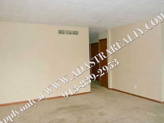 2nd image of 1402 S Harris Ave