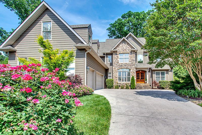 1st image of 908 Vista Oaks Ln