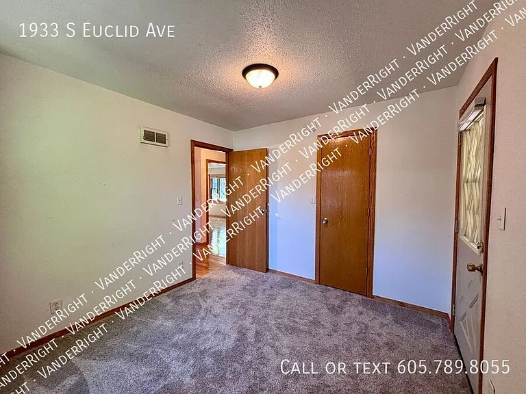 1933 S Euclid Ave — Photo 15