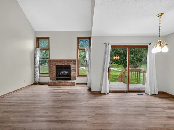 1070 50th St Unit 6B, West Des Moines, IA 50266