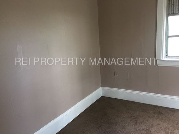 4th image of 1505 Twigg St