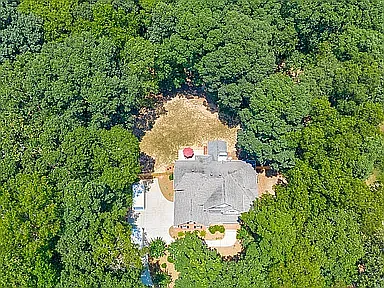 1071 Liberty Ln — Photo 31