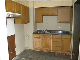 3rd image of 4027 Leroy Ave