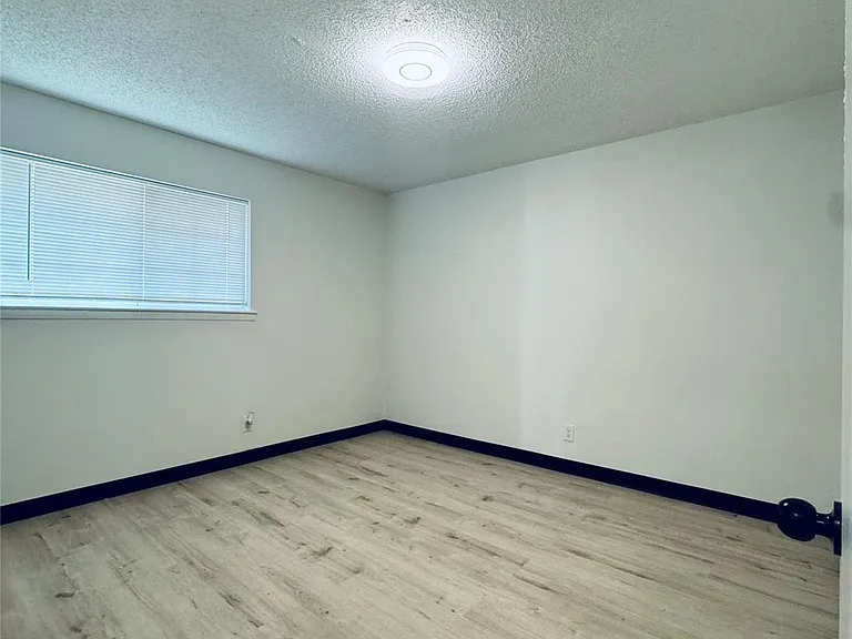 1319 Brenda Ln #B — Photo 10