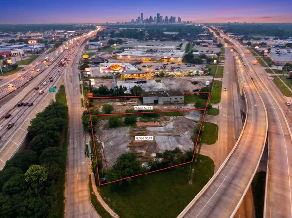 7926 & 7928 N Shepherd Dr, Houston, TX 77088