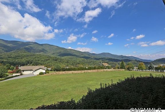 3rd image of 269 Orchard Dr