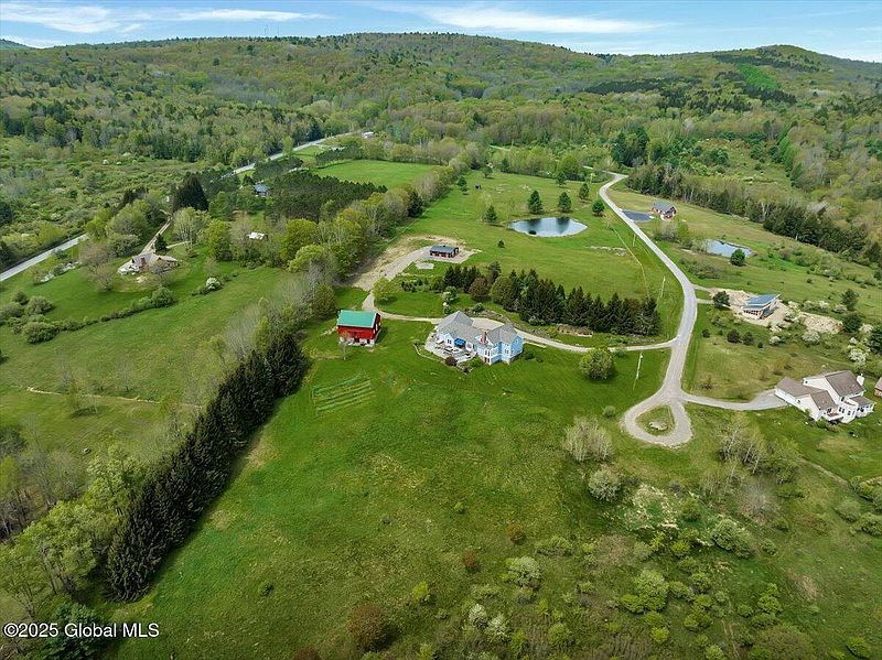 4th image of 156 Saddle Brook Court
