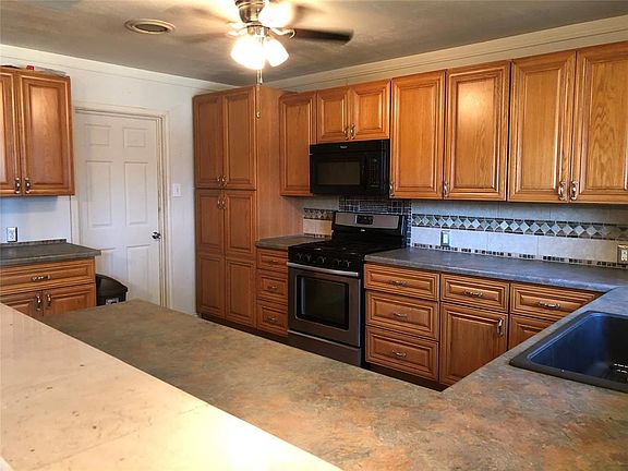 4th image of 1016 Inwood Dr
