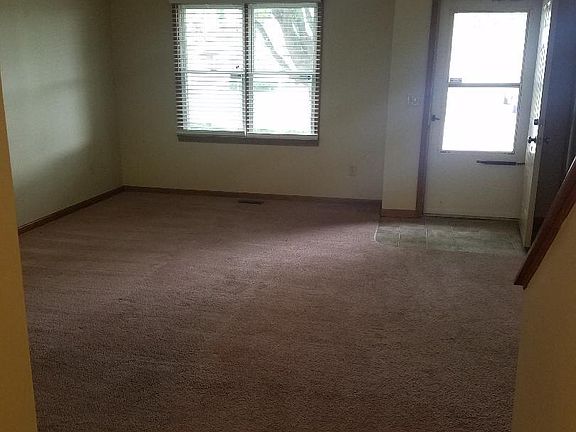 4th image of 208 Elas Ct