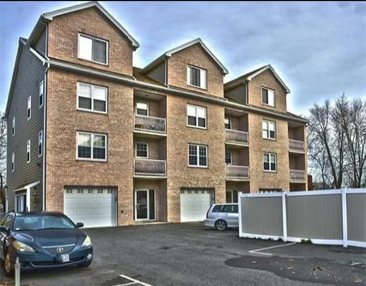 25 Myrtle St #25 — Photo 1