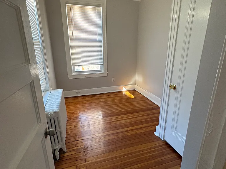 176 Washington Ave — Photo 6