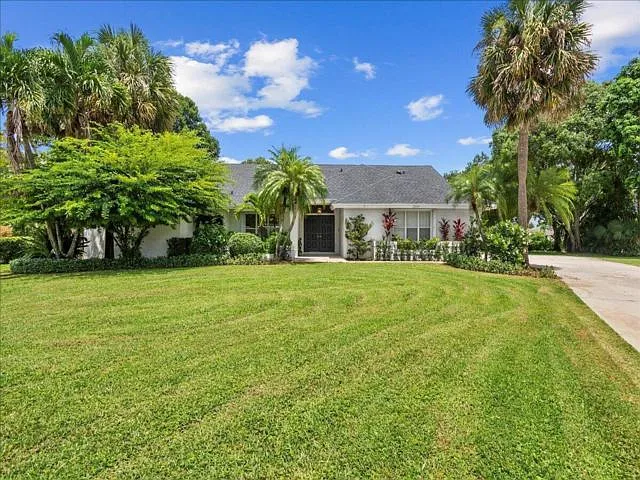 15575 Woodmar Ct — Photo 2