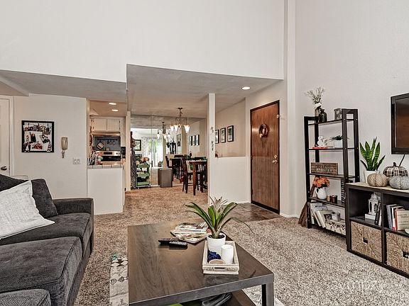 2nd image of 2323 Adams Ave APT 202