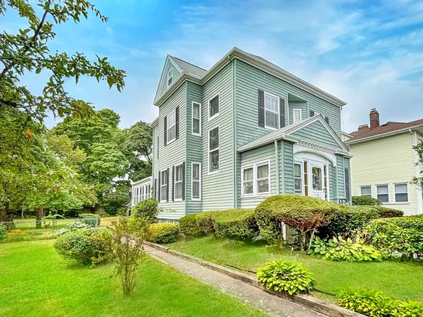 12 Maple St, West Roxbury, MA 02132