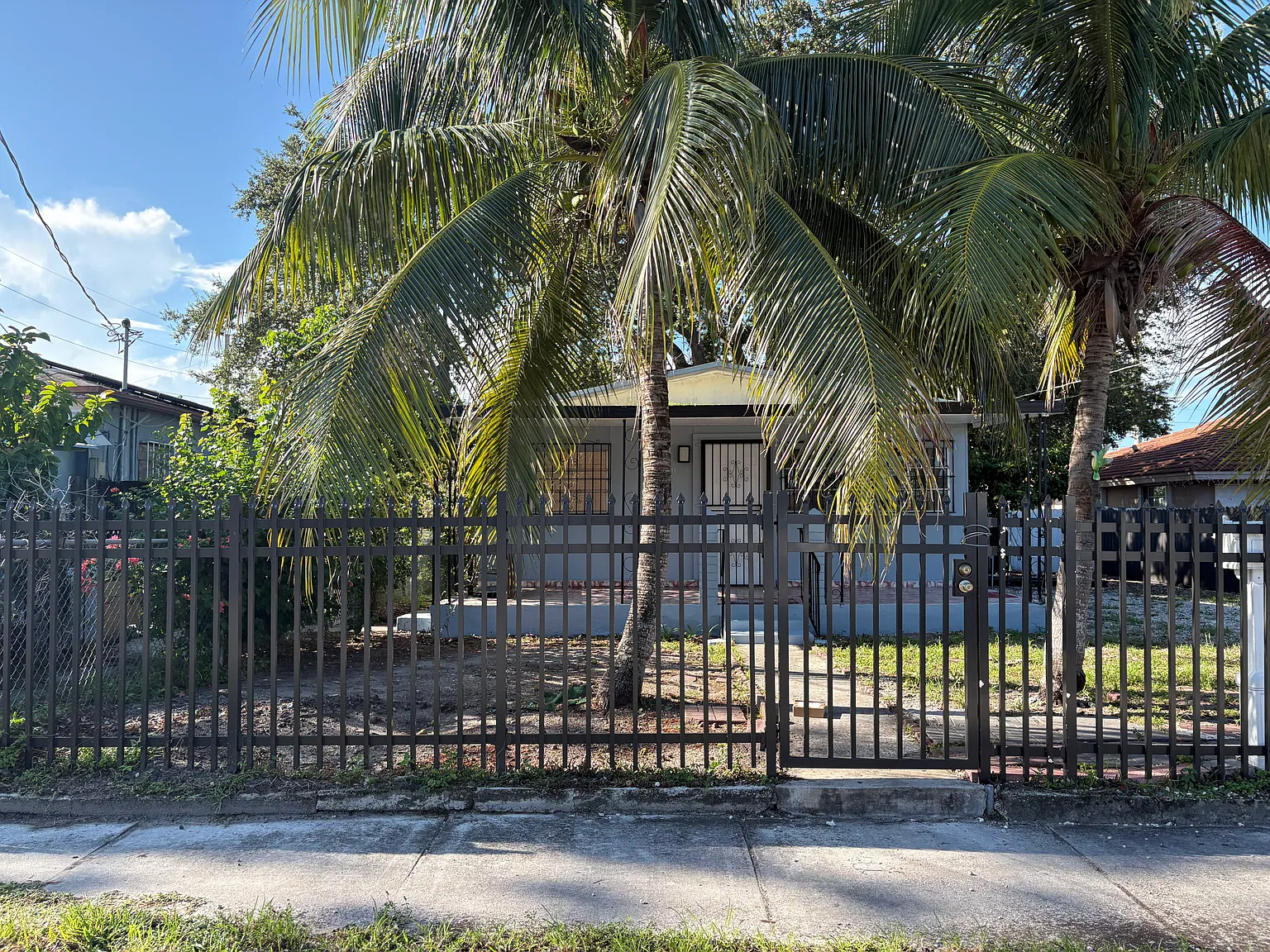 2 bed, 2390 sqft, $2,300 — Photo 1