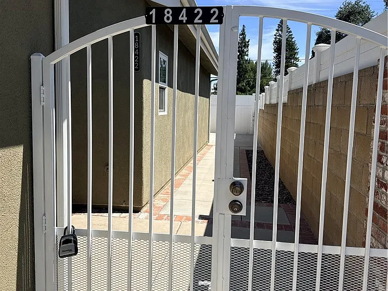 18422 Los Alimos St — Photo 2