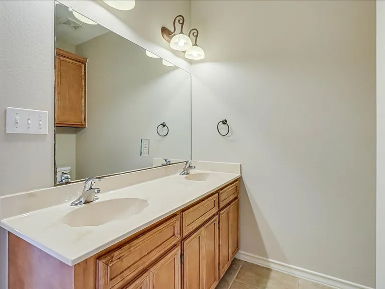 5810 Aava — Photo 44