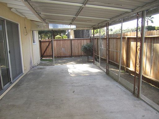 3rd image of 303 N Vine St