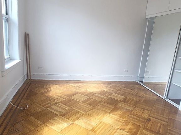 4th image of 3172 36th St