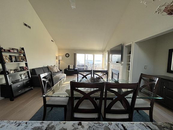 5th image of 6228 Lakeview Dr #E